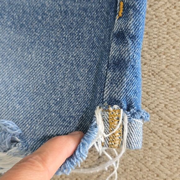 Pacsun Mom High Rise Frayed Hem Jean Shorts - Size 24 - Picture 6 of 15